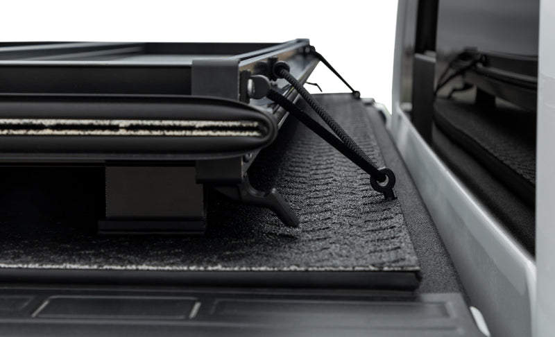 Access LOMAX Professional Series Tri-Fold Cover 07-13 Chevy/GMC 1500 6ft 6in Bed (Excl Classic) B0020069