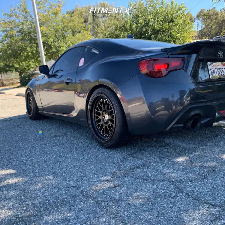 SK1 Satin Black Face / Gloss Black Lip