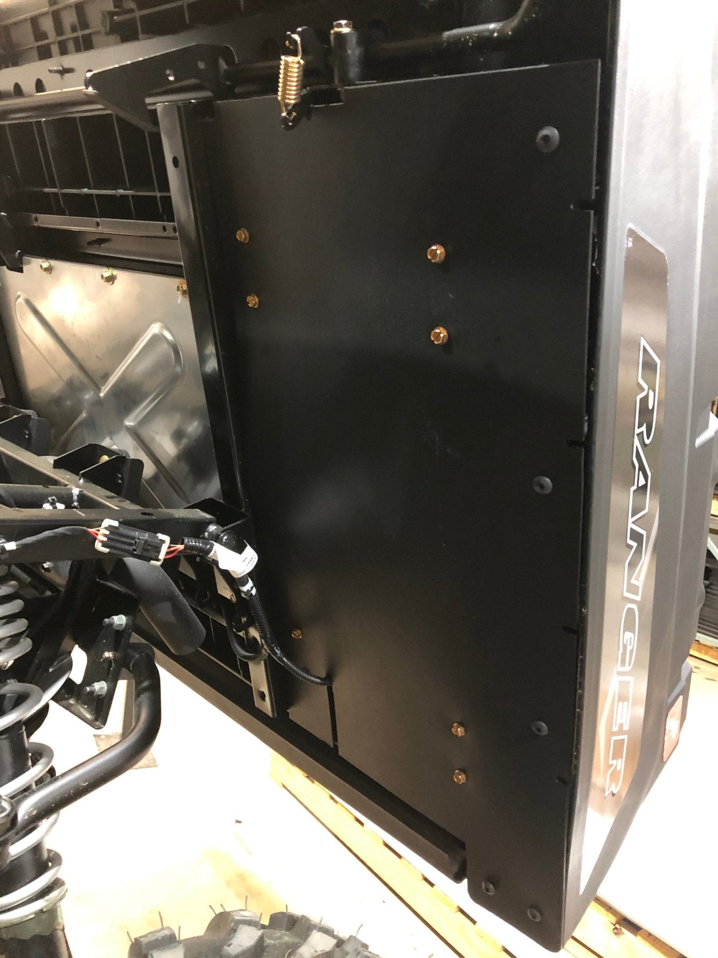 Trail Armor Underbed Mud Shield with Fender Enclosures for 2014-21 Ranger Midsize 570 Model