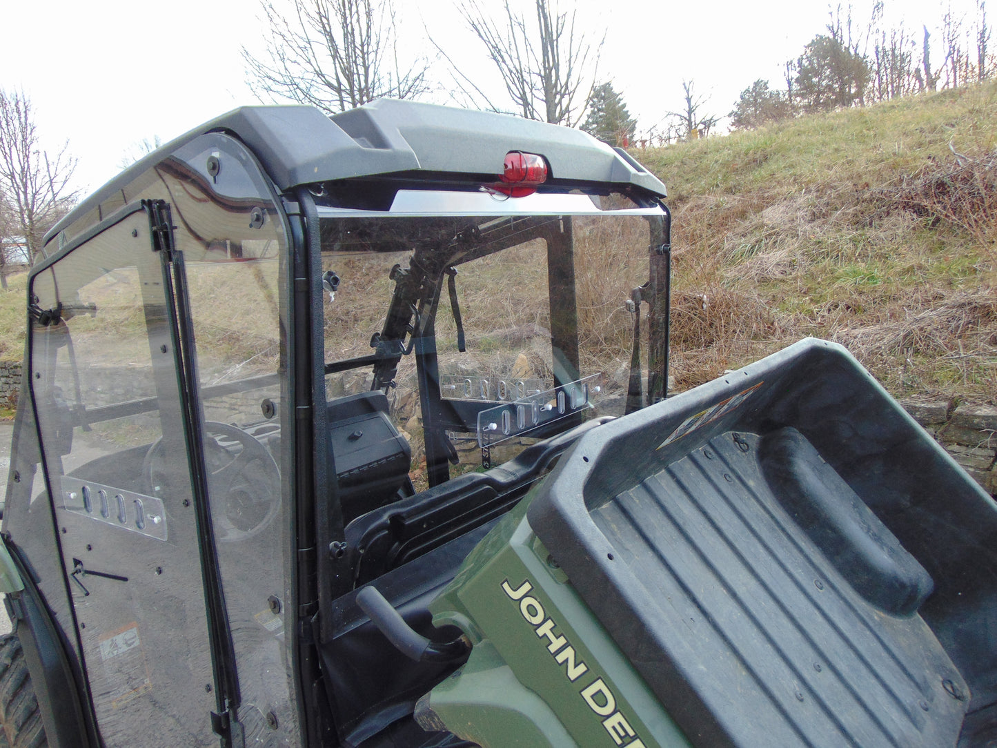 John Deere Gator 550/560/590 4-Seater - 1 Pc Lexan Back Panel w/Vent Option